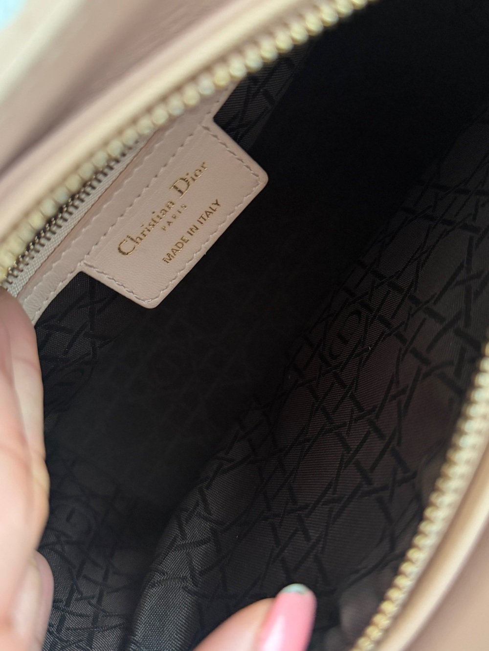 Lady Dior medium Quilted Satchel in Blush Pink with Gold Hardware. Sale price ! - Picture 8 of 13
